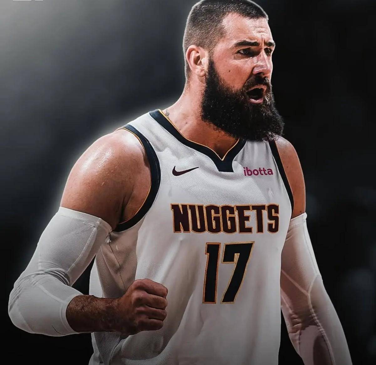 开云体育-浓眉哥在雄鹿比赛中出色发挥，晋级下一阶段引发热议！