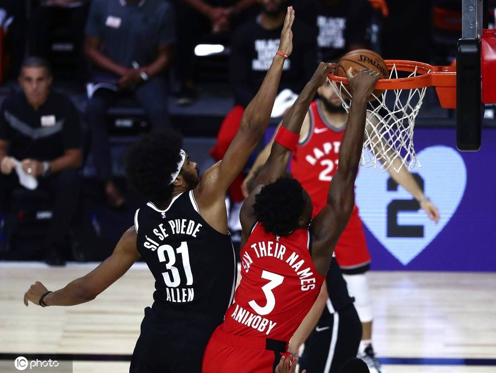 开云体育-西亚卡姆在篮网比赛中出色发挥，最后时刻胜出引发热议！