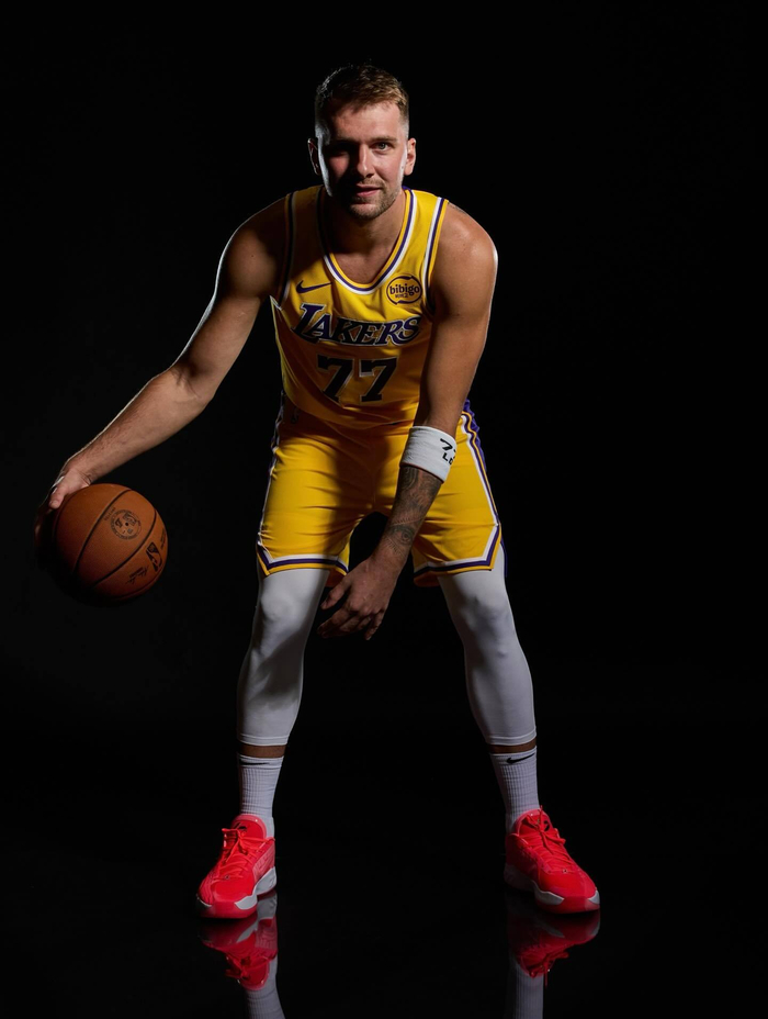 Kaiyun-关于东契奇回归赛场，回归赛场首场状态亮眼，IG观众沸腾！的信息