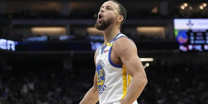 开云体育- 库里在美国队比赛中关键助攻,大胜引发热议的是谁 